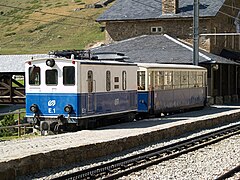 Une vieille locomotive de Nuria (E1) et un wagon