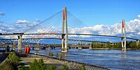 SkyBridge, Vancouver: Aufwändige U-Bahn-Brücke über den Fraser River