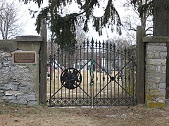 Gates, Old Newton Burial Ground
