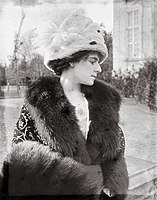 Thea Sternheim, wife of playwright Carl Sternheim, wearing an ermine hat