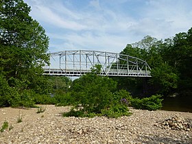 Town Bridge, built in 1895 over the Farmington River in Canton, Connecticut.
