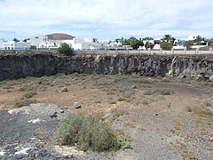 El Terrero ancienne carrière au centre du village, reconvertie en arène puis abandonnée.