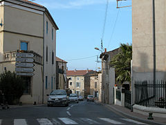 Vue d'une rue du centre-ville.