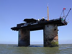 El Principado de Sealand, es una micronación construida sobre una plataforma militar usada en la Segunda Guerra Mundial.