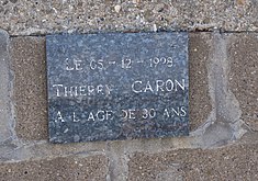 2008 - Plaque commémorative le long de la jetée menant au phare.