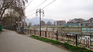 Footbridge connecting Abi Guzar Bund and Silk Factory road.