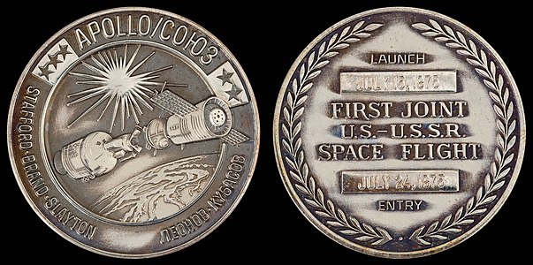 Robbins medallion of Apollo–Soyuz, by the Robbins Company