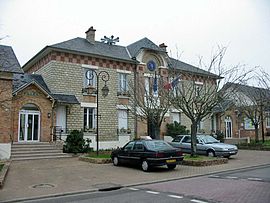 The town hall in Buchelay