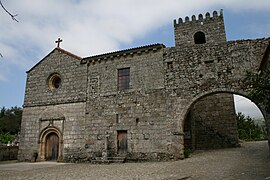 Iglesia del monasterio de Cárquere, construida para la Orden de los agustinos a principios del siglo XII.