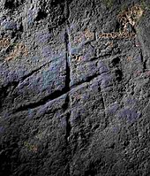 Perpendicular lines on a cave floor