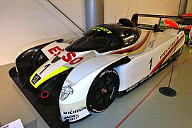 Une Peugeot 905 Evo2.