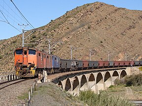 Treinbrug oor die Buffelsrivier, die boloop van die Grootrivier naby Laingsburg