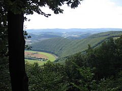 Der Hardtberg von der Teufelskanzel aus gesehen.