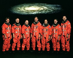 v. l. n. r. Michael Foale, Claude Nicollier, Scott Kelly, Curtis Brown, Jean-Francois Clervoy, John Grunsfeld, Steven Smith