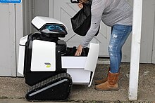 Dax, Philomath's locally made delivery robot
