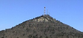 Vue de la face orientale de Currahee Mountain.