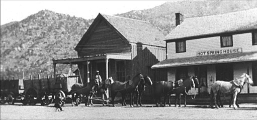 Horse-drawn mining carriages at Hot Springs House in 1900