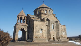 Iglesia de Santa Hripsime (Echmiadzin) (618) ( Patrimonio de la Humanidad (parte de «Catedral e iglesias de Echmiadzín y sitio arqueológico de Zvartnóts») (2000))