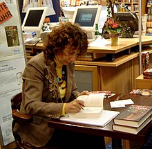 Fielding signing her books in the German city of Hagen