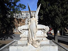 Sepultura Fortuño Ferrús, cementerio de Montjuic (1902).