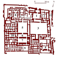 Plan du palais royal de Mari sous le règne de Zimri-Lim (1775-1760 av. J.-C.). 1. cour d'entrée 2. intendance 3. cour du bâtiment aux peintures 4. temple de la Dame du palais 5. cour du palmier 6. vestibule 7. salle du trône 8. harem, maison des femmes 9. logements des serviteurs 10. cuisines 11. secteur administratif du harem 12. porte de Nergal.