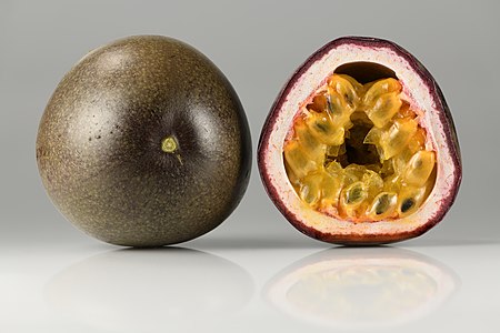 Passiflora edulis fruits, by Iifar