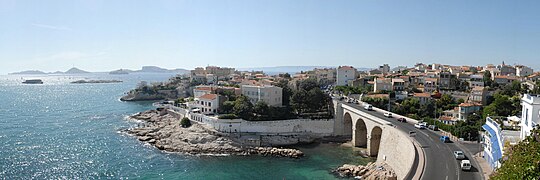 Anse et pont de la Fausse Monnaie, et restaurant Le Petit Nice du chef Gérald Passédat.