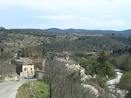 Saint-Maurice-d'Ibie, with the Ibie on the right