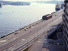 Stadsgården och Stockholms inlopp år 1978 (vänster) och från samma plats år 2007.