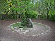 Le tombeau de Merlin à Brocéliande.