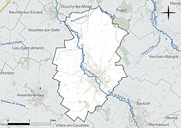 Carte en couleur présentant le réseau hydrographique de la commune