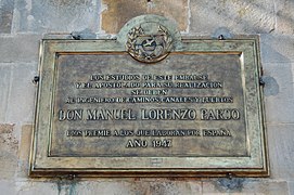 Placa que recuerda los trabajos de Lorenzo Pardo en el diseño y construcción del embalse del Ebro.