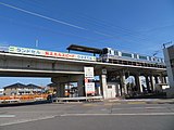 線路西側から見た大門駅