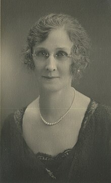 Violet Targuse, 1930s