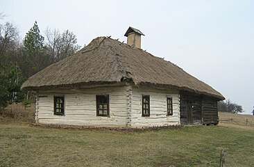 Рублена хата з села Бзів