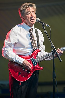 Hicks performing with The Hollies in 2017.