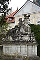 Linke Sphinx von Schloss Baumgarten (Mautern)