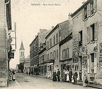 La rue Saint-Denis, vers l'est.