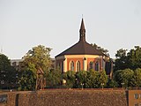 Kyrkan sedd från Saltsjön.