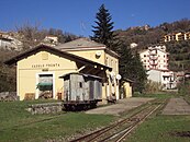 Nach der Station Casole-Trenta werden mit einer Kreiskehrschleife 100 Höhenmeter überwunden.