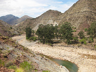 Flusstal in der Cordillera de los Frailes