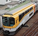 先頭車屋根には天窓がある