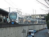 Rame MI 09 du RER A à la gare basse.