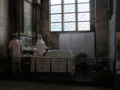 Chapelle habillée pour le centenaire 14-18 comme elle aurait pu être en 1914 quand la collégiale a servi d'Hôpital.