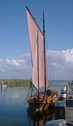 Zeesboot „Sannert“ im Hafen Althagen