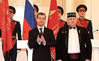 O então presidente da Rússia, Dmitri Medvedev, em uma cerimônia com veteranos da guerra no Afeganistão, em 2010