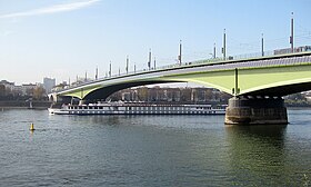 Vue du pont rénové depuis le faubourg de Beuel (novembre 2011)