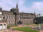 Die Sempergalerie im Dresdner Zwinger aus Sorten des Elbsandsteins