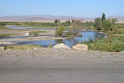 Le fleuve Tchou drainant la vallée