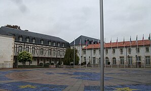 Place du forum de l'Europe, bâtiments de la solidarité départementale.